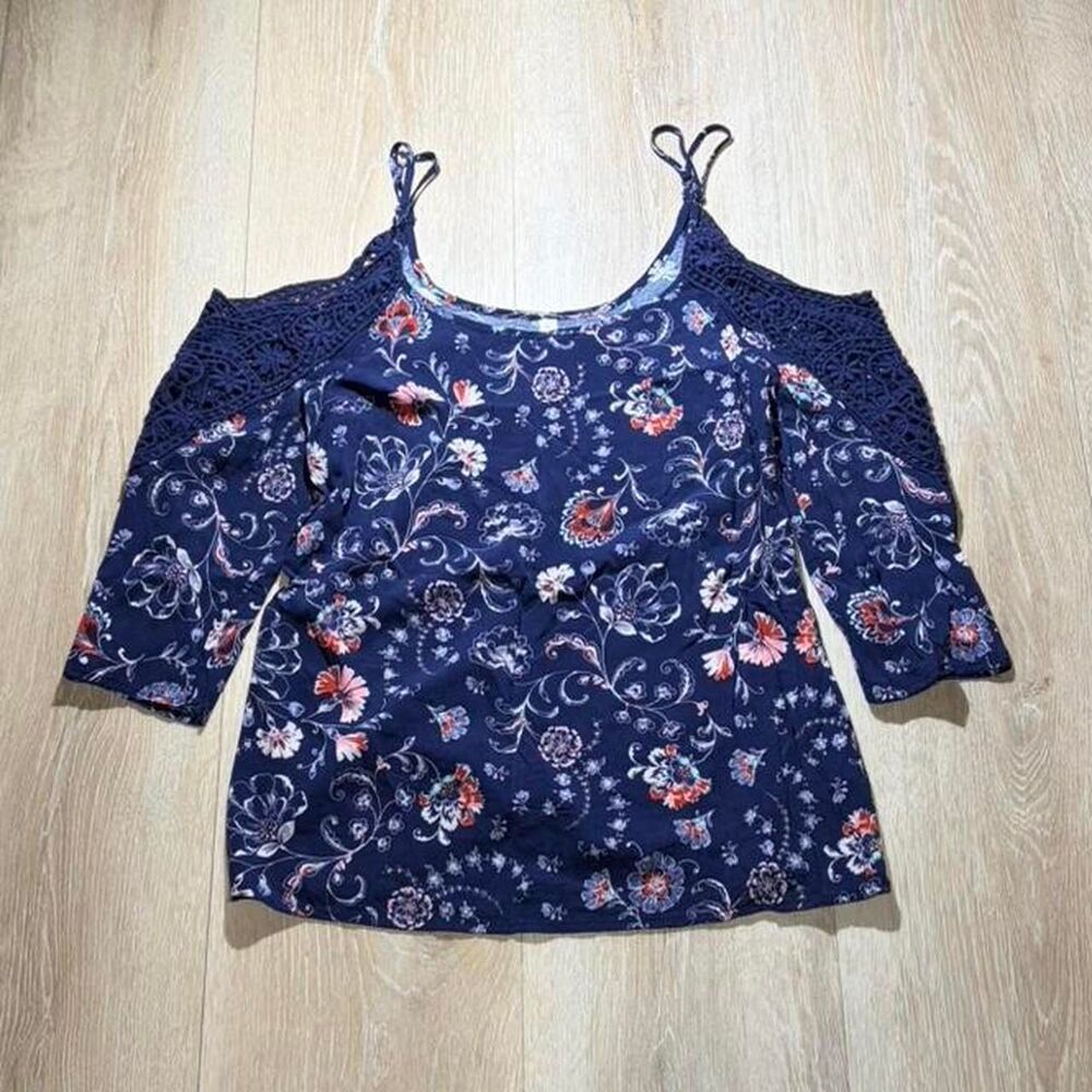 Unbranded Women's Navy and Blue Blouse